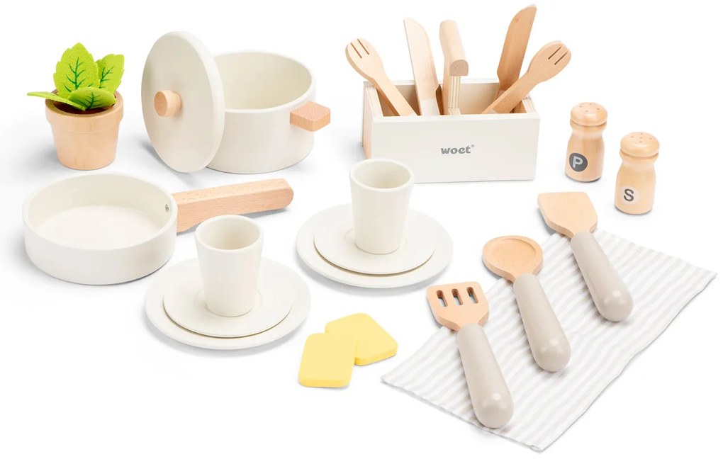 Cucina in legno con lavastoviglie