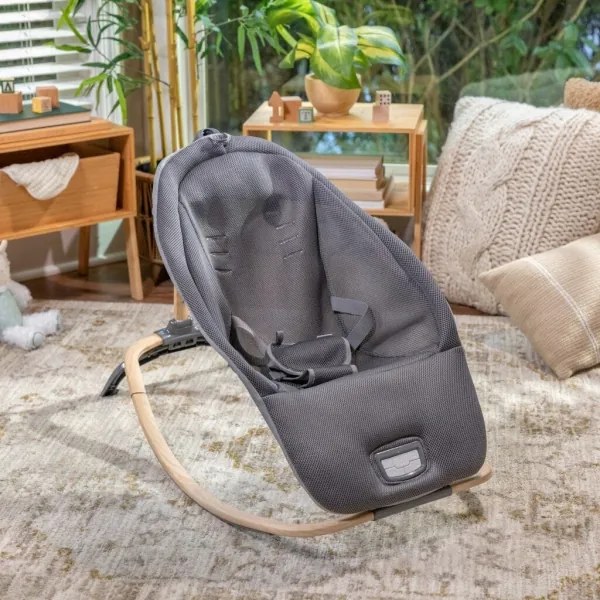 Ingenuity - Lettino vibrante per bambini EVERY SEASON WESLEY 3xC grigio