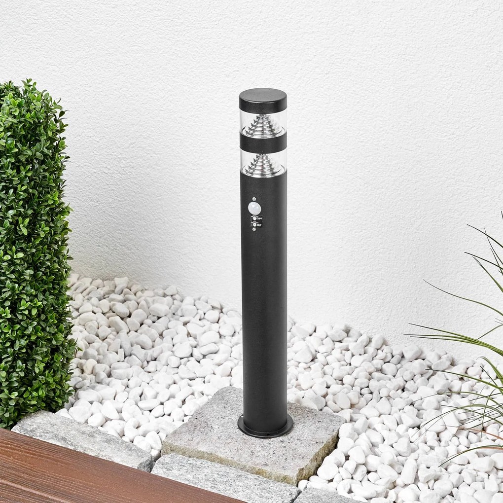 Lindby lampione a LED Lanea, 60 cm, nero, sensore, IP44 Lanea, Nero, Acciaio Inox, Moderno