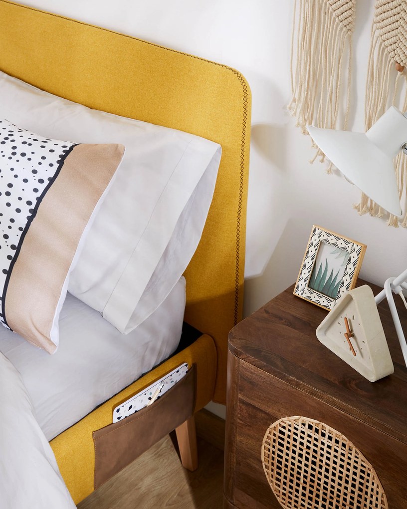 Kave Home - Letto Dyla sfoderabile senape, con gambe in faggio massiccio per materasso da 150 x 190 cm