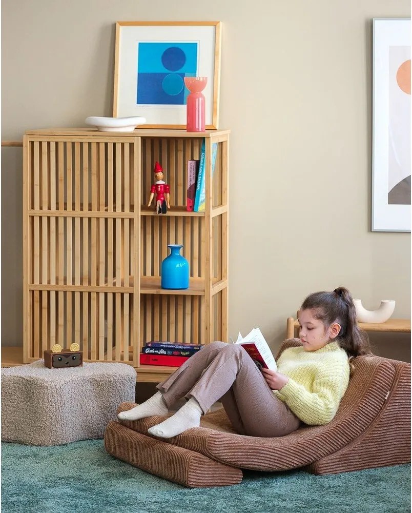 Pouf per bambini marrone chiaro con rivestimento in bouclé Cloud – Wigiwama