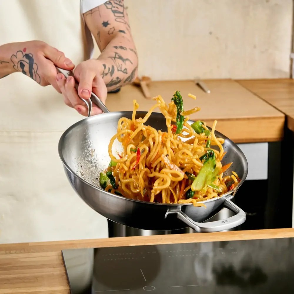 Padella wok in acciaio inox con coperchio ø 30 cm Lucca 3.0 – FABINI