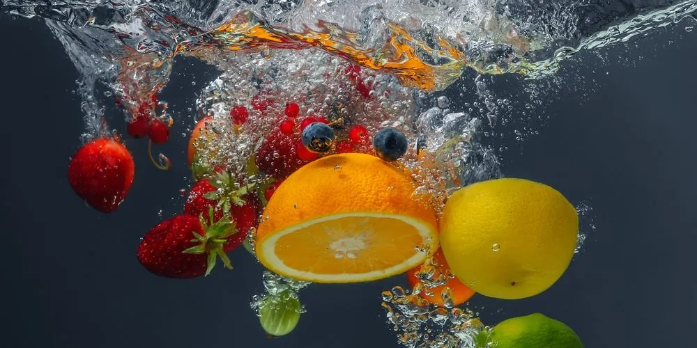 Stampa su tela – Caduta di frutta nell'acqua