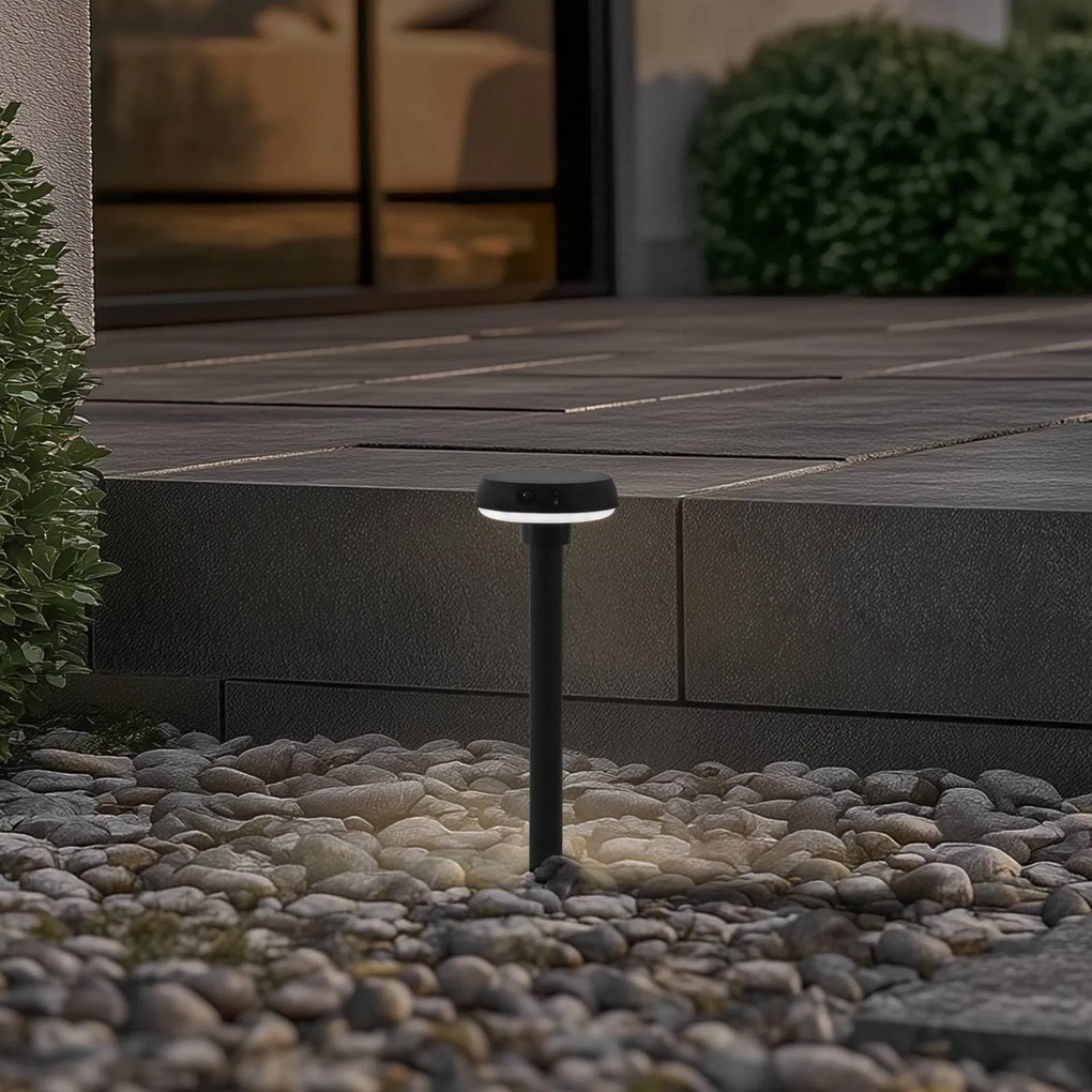 Lindby Lampada solare LED con picchetto Brinca, nera, PC, sensore Brinca, Nero, Plastica, Moderno, Lampade solari