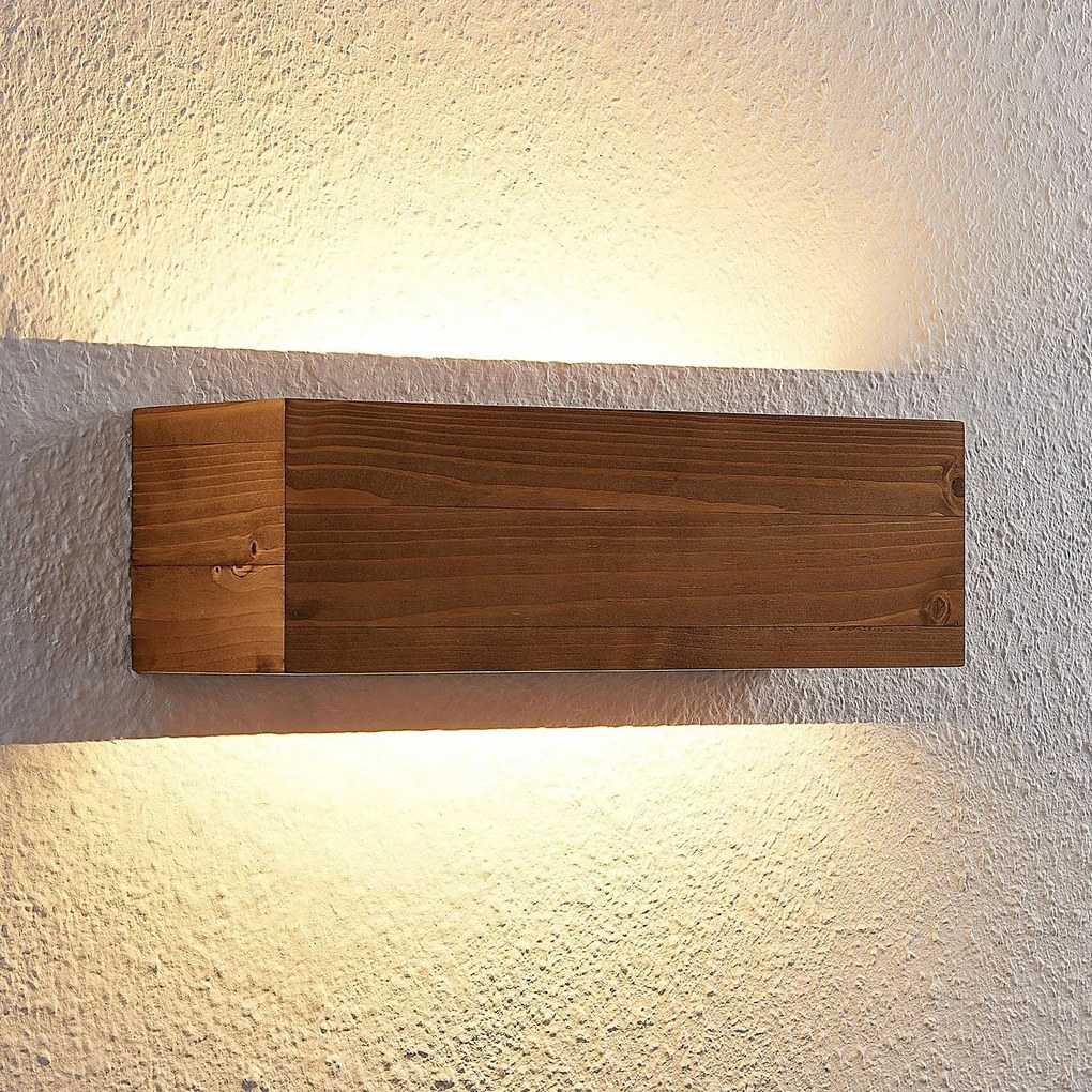 Lindby Benicio applique LED angolare, legno, 37 cm