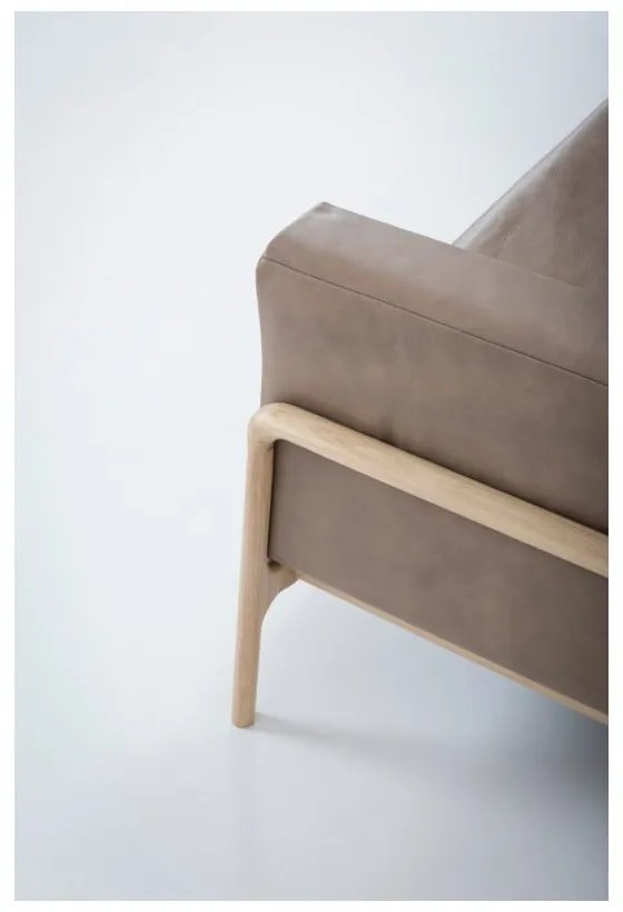 Divano in pelle di bufalo marrone chiaro con struttura in rovere massiccio , 240 cm Fawn - Gazzda