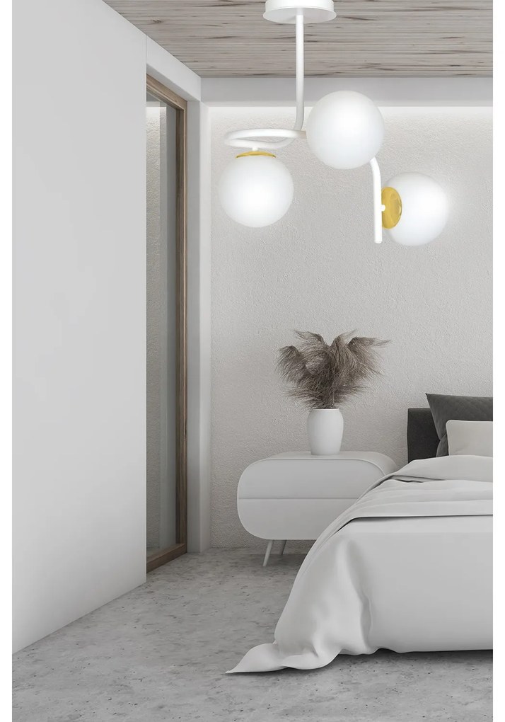 Lampadario 3 Luci Kalf In Acciaio Bianco A Bracci E Sfere In Vetro Opalino E Oro