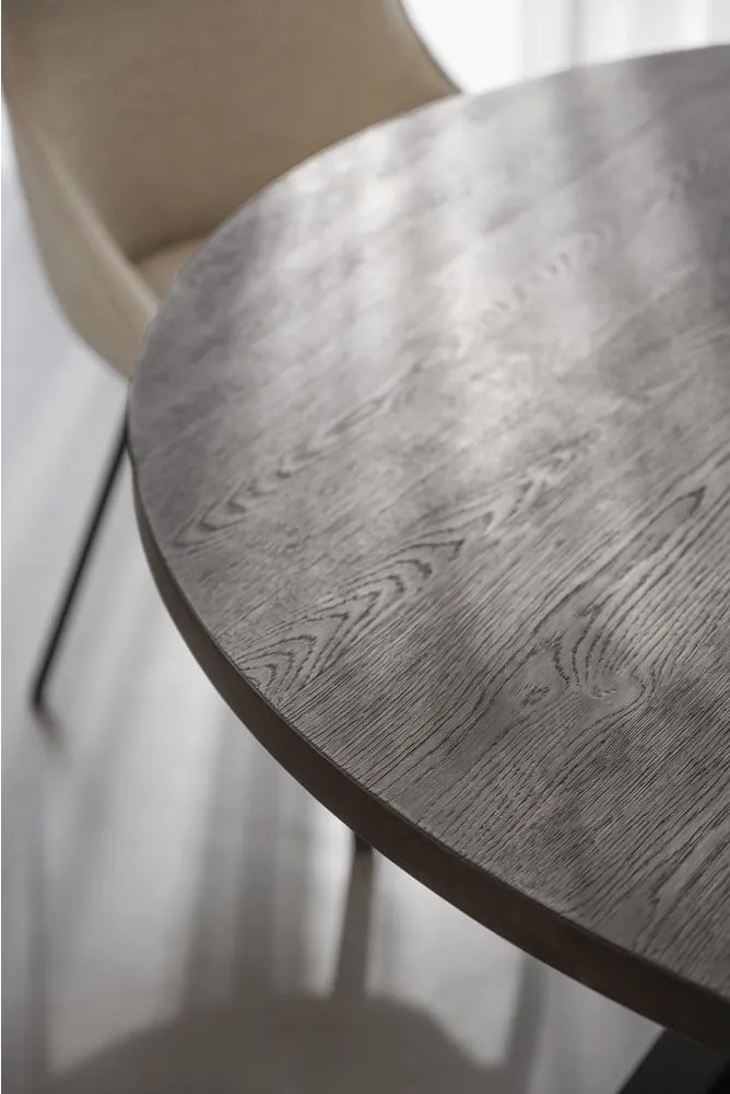 Tavolo da pranzo rotondo in rovere marrone scuro ø 135 cm Maddock - Rowico