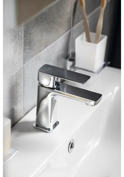 Aqualine - Rubinetto del lavandino FACTOR cromo lucido