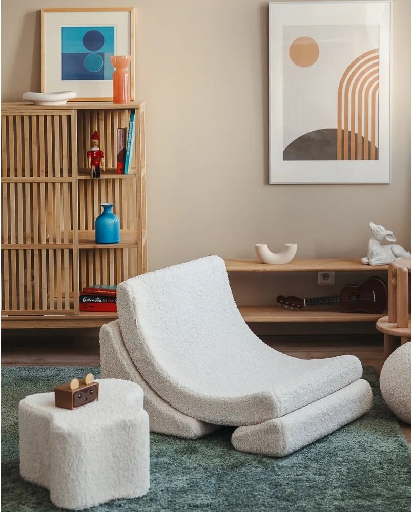 Pouf per bambini color crema con rivestimento in bouclé Cloud – Wigiwama