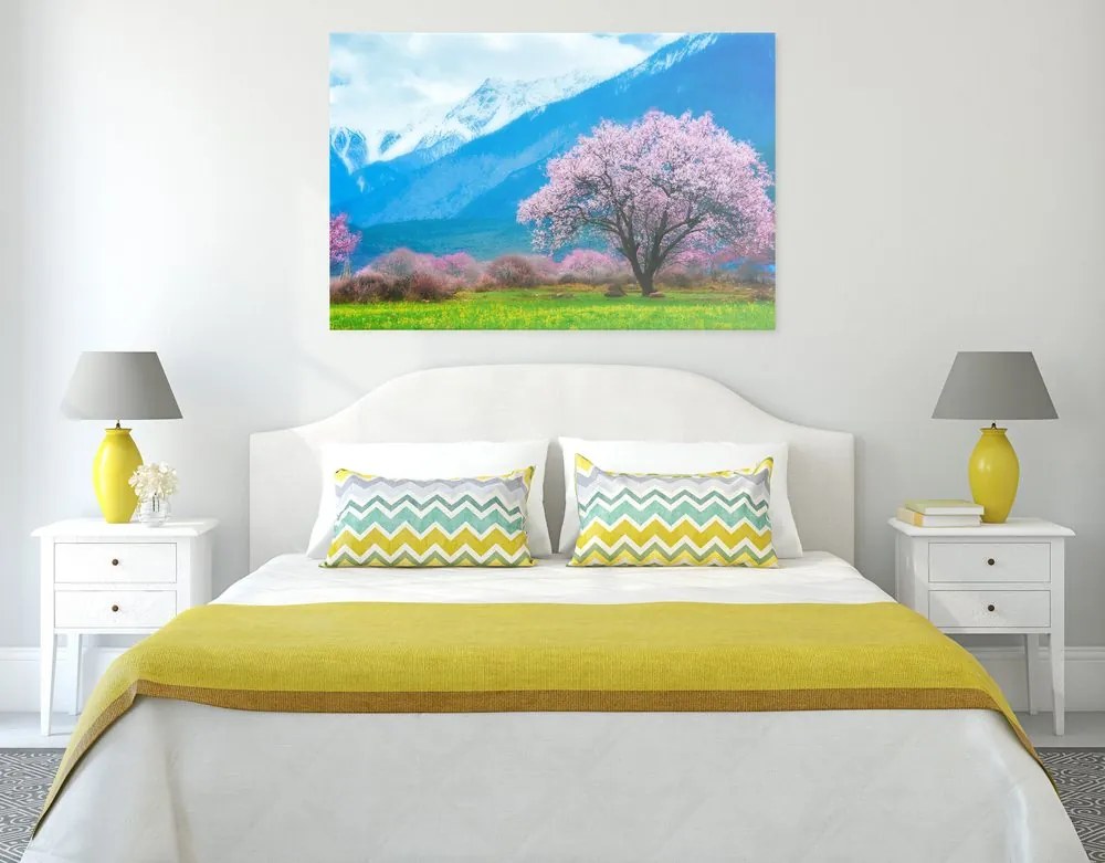 Quadro su tela – Albero magico tra le montagne