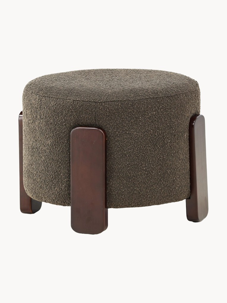 Sgabello imbottito in bouclé con piedini in legno Coffey