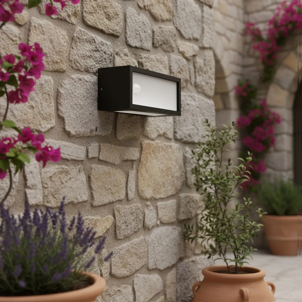 Applique con Sensore Movimento E27 IP65 FLUTE per esterno - Nera