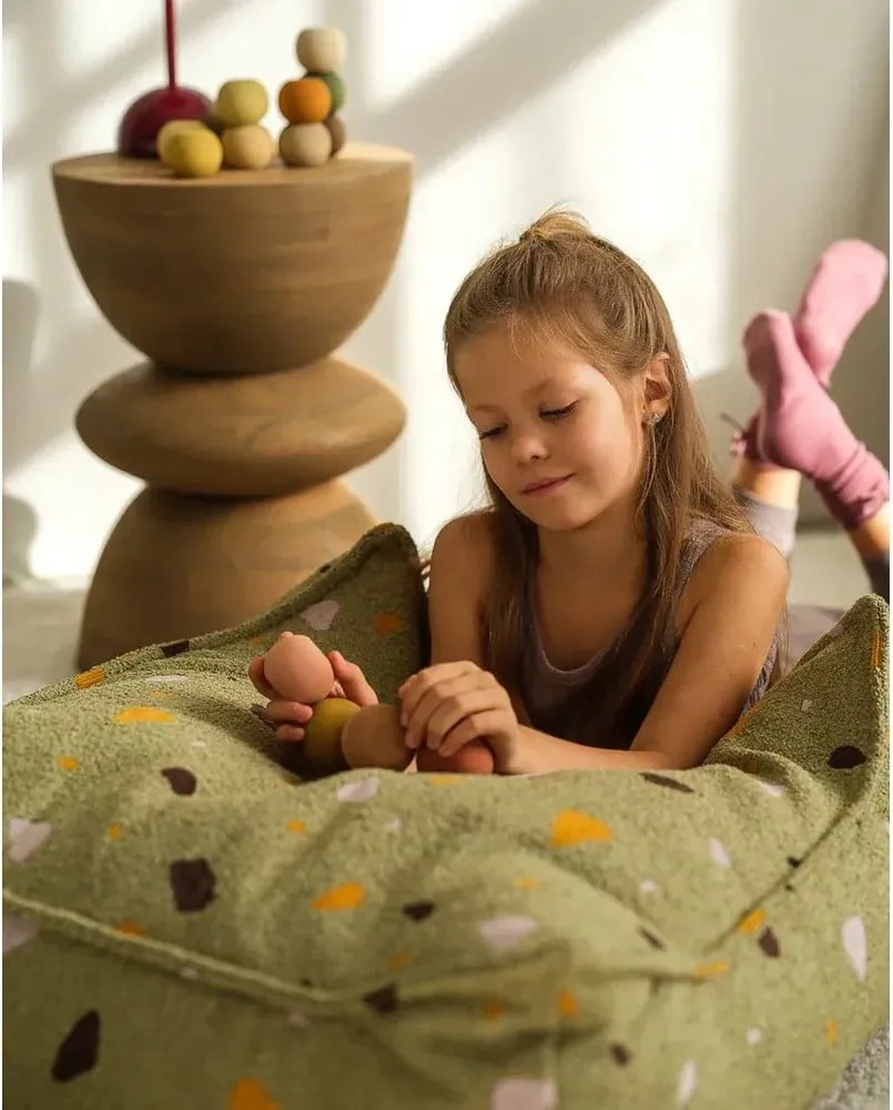 Pouf a sacco per bambini verde con rivestimento in bouclé e ciniglia Terrazzo Square – Wigiwama