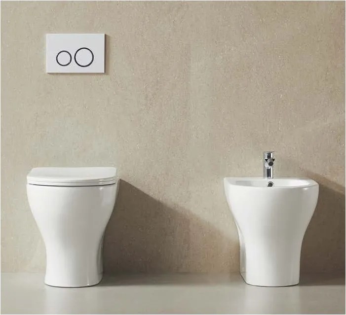 Kamalu - Coppia sanitari bagno filomuro in ceramica rimless con copriwc softclose | GIULY