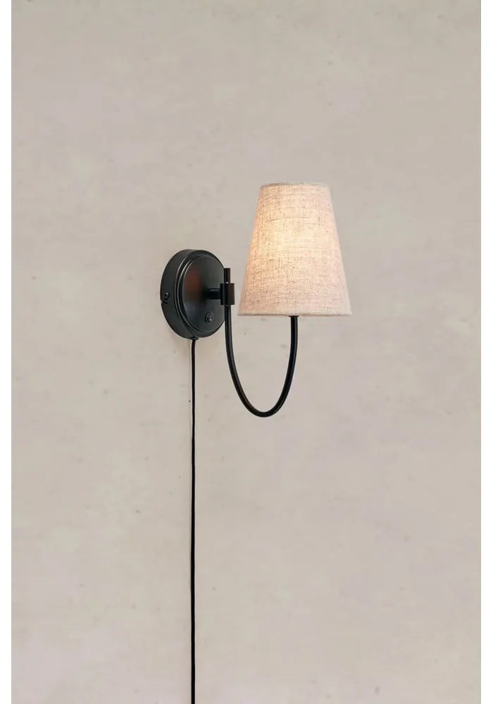 Lampada da parete nera/beige con alimentazione a corrente Amar – Markslöjd