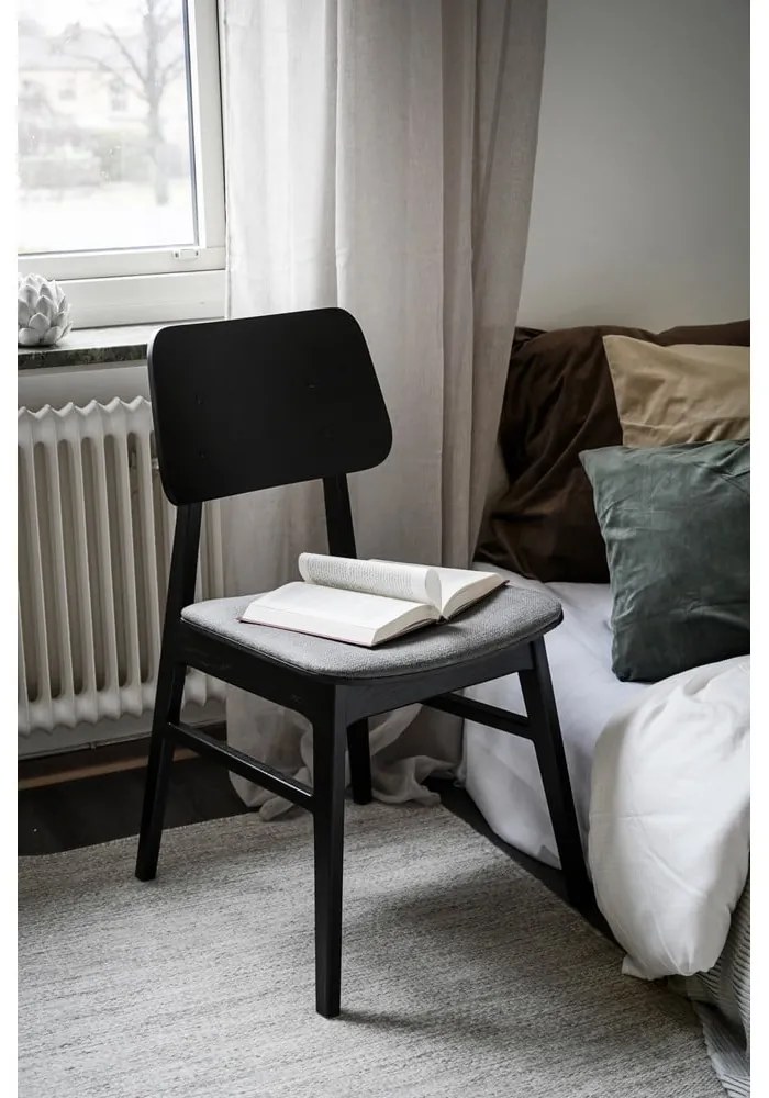 Sedia da pranzo nera con cuscino grigio scuro Nagano - Rowico