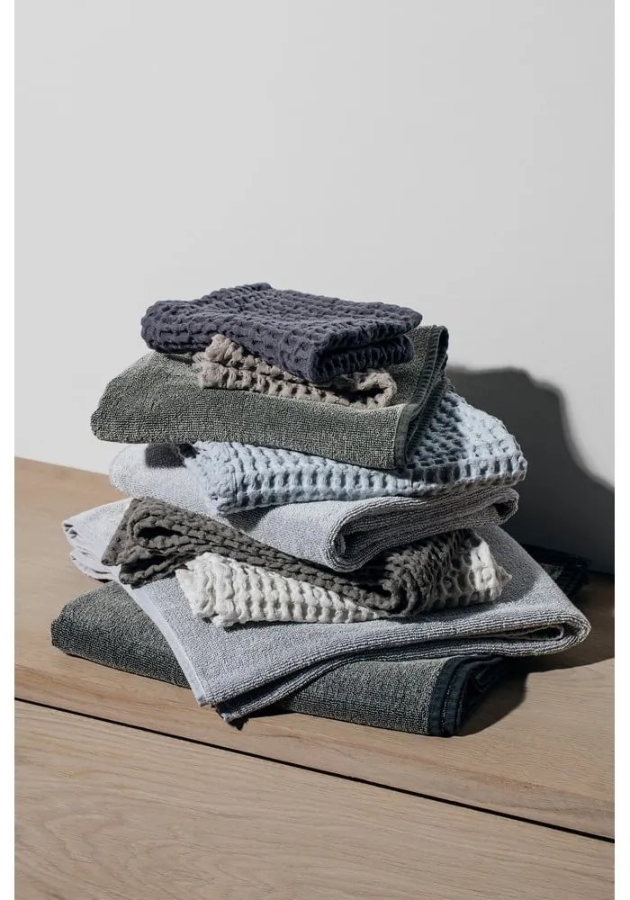 Asciugamano da bagno beige in cotone Moonbeam, 140 x 70 cm - Blomus