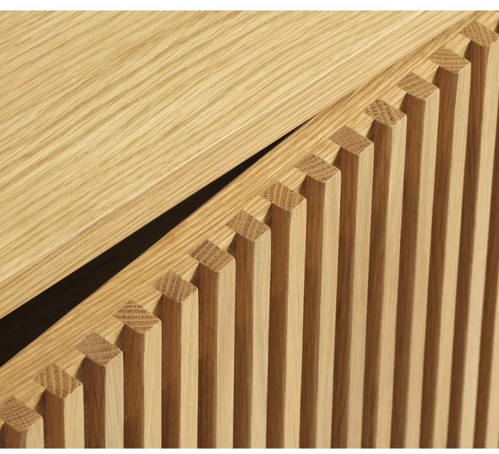 Cassettiera bassa effetto rovere colore naturale 143x70 cm Tiber - Unique Furniture