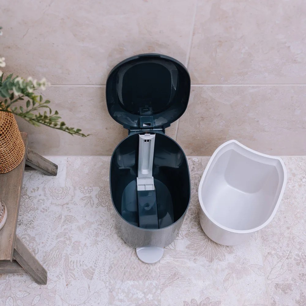 Cestino per la spazzatura in plastica grigio scuro con pedale 3,5 l – Addis