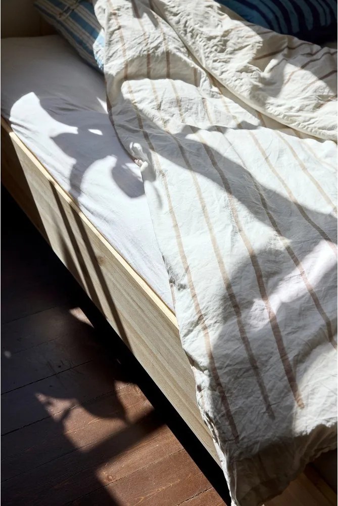 Letto singolo di colore naturale in pino massiccio senza testiera con rete inclusa 90x200 cm Merge – Karup