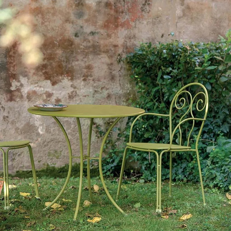 Emu dining set pigalle con braccioli