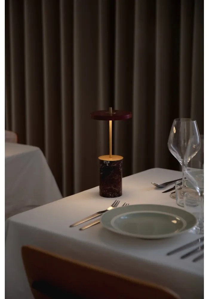 Lampada da tavolo dimmerabile a LED in marmo rosso con paralume in metallo (altezza 25,5 cm) Asteria Move Mini - UMAGE