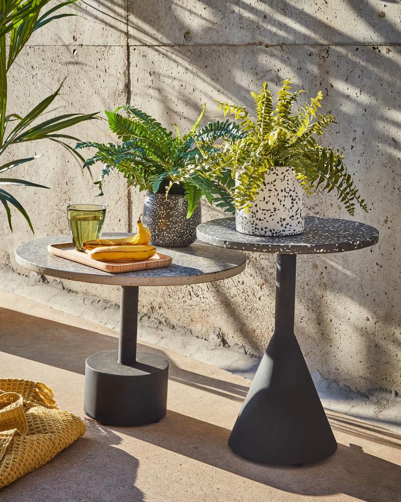 Kave Home - Tavolino Delano in terrazzo grigio e gambe in acciaio finitura nera Ã˜ 55 cm