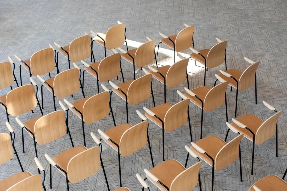 Sedie da pranzo in set marrone cognac/di colore naturale con effetto noce con braccioli/impilabili 2 pz Book – Gazzda