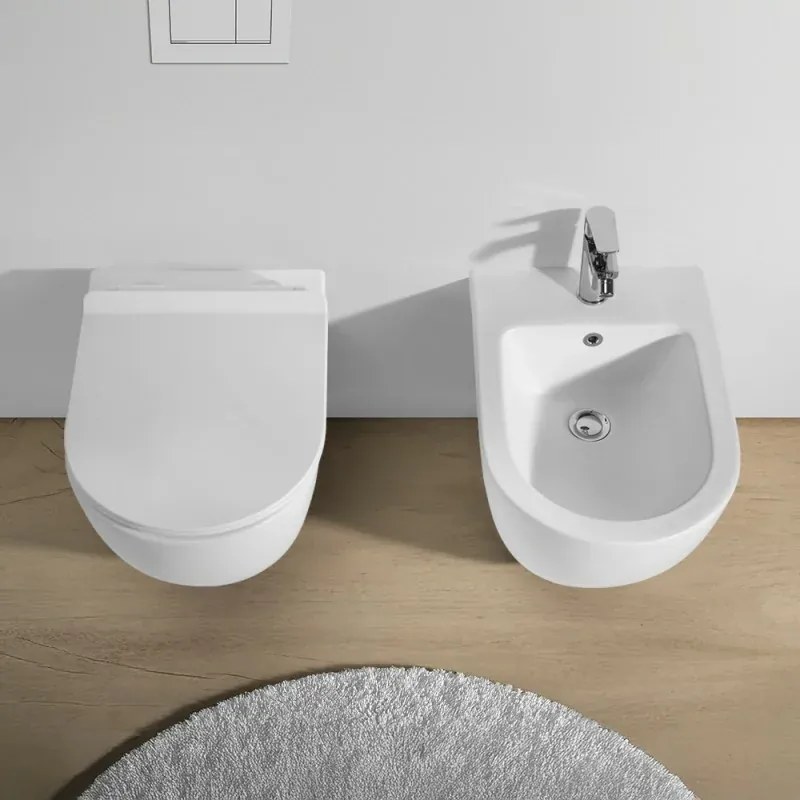 Sanitari sospesi in ceramica bianca opaca con copriwc e scarico rimless Tokyo