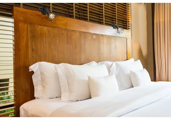 Globo 54802SK - Applique con clip XARA I 1xE14/40W/230V nero