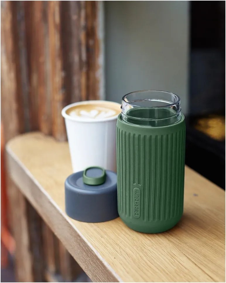 Tazza da viaggio verde in vetro 340 ml – Black + Blum