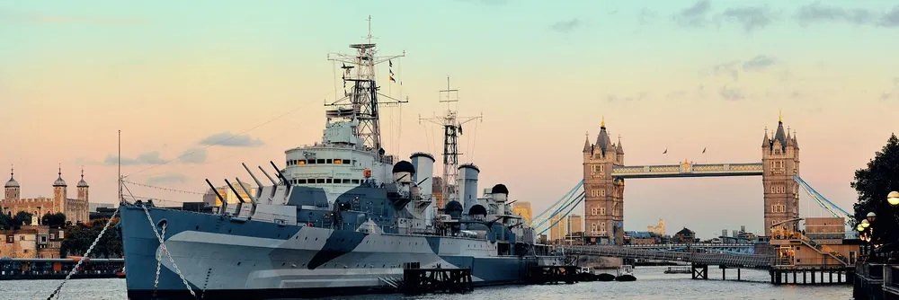 Stampa su tela – Splendida barca sul fiume Tamigi a Londra