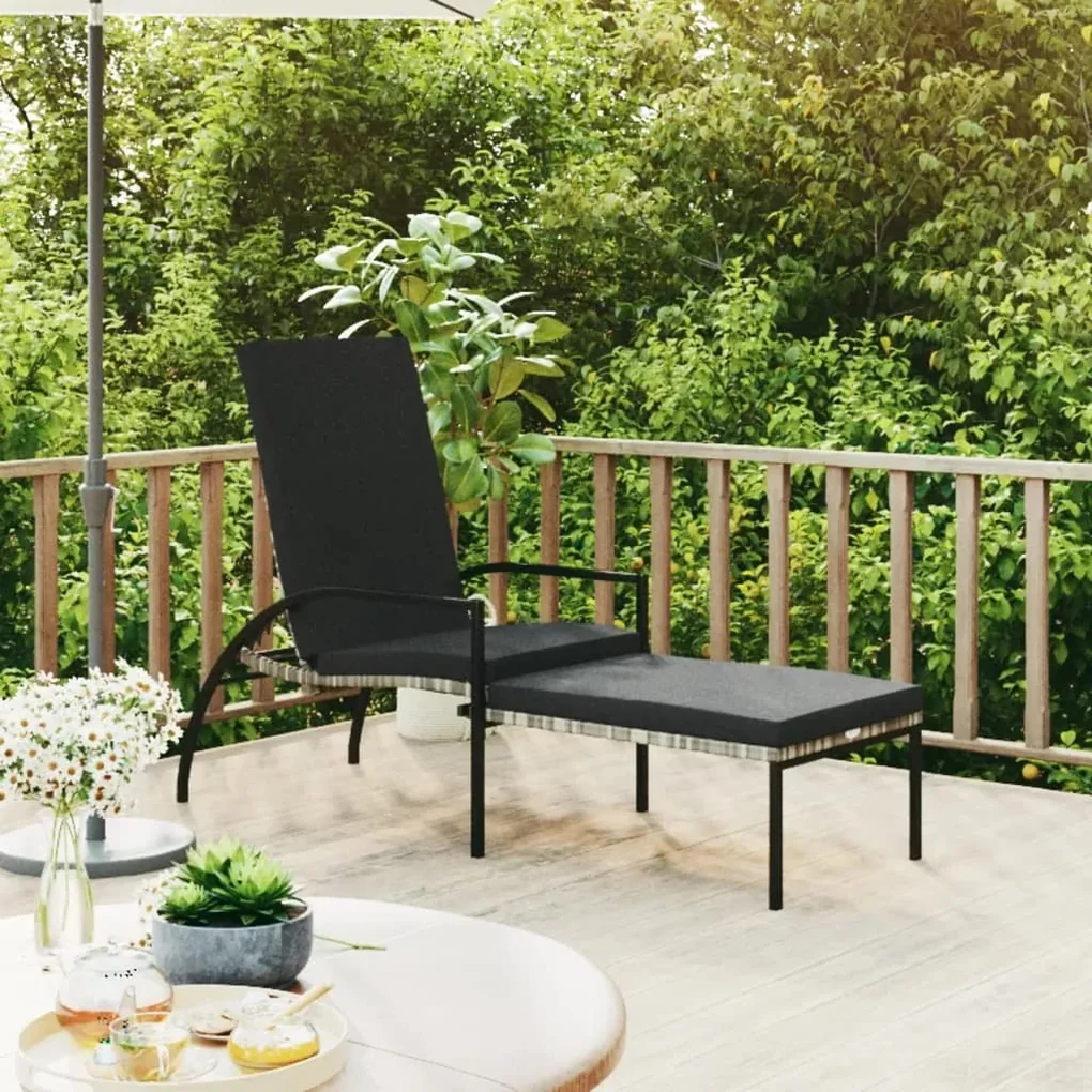 Lettino prendisole con poggiapiedi in rattan pe grigio