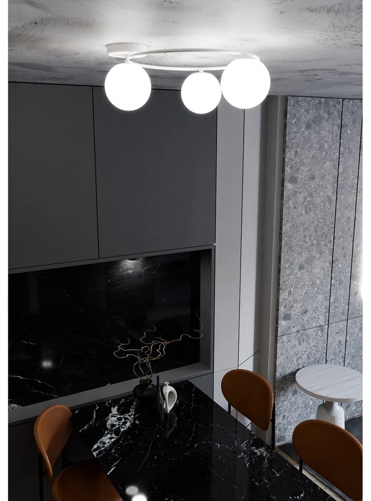 Plafoniera Minimal 3 Luci Perseo In Acciaio Bianco E Sfere In Vetro Bianco