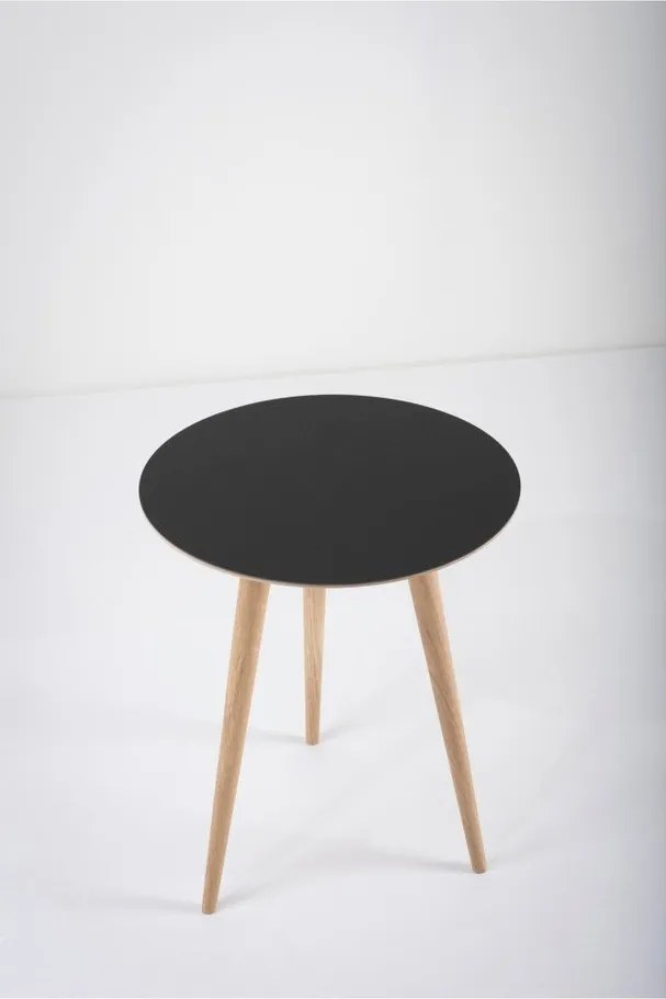 Tavolino in legno di quercia con piano nero , ⌀ 45 cm Arp - Gazzda