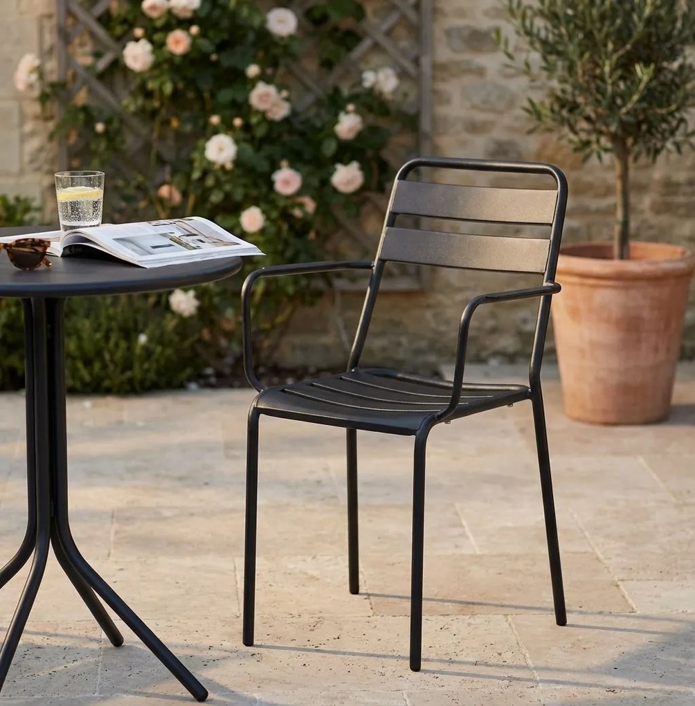 ROMANUS - poltrona da giardino impilabile in ferro