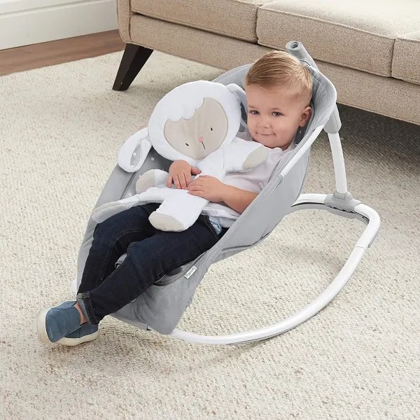 Ingenuity - Altalena per bambini con melodia CUDDLE LAMB 3xLR14