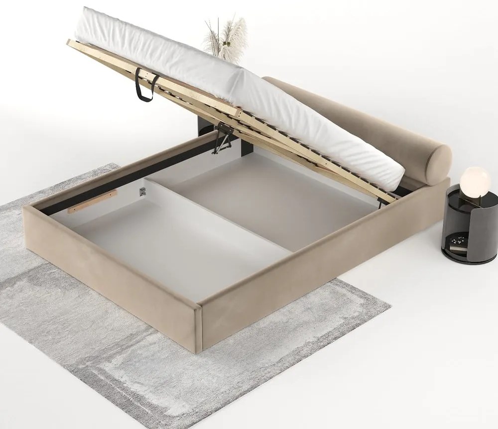 Letto matrimoniale imbottito marrone chiaro con contenitore e rete inclusi 200x200 cm Solvo – Maison de Rêve