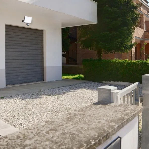 Proiettore LED per esterni con sensore LED/20W/230V 5000K IP44