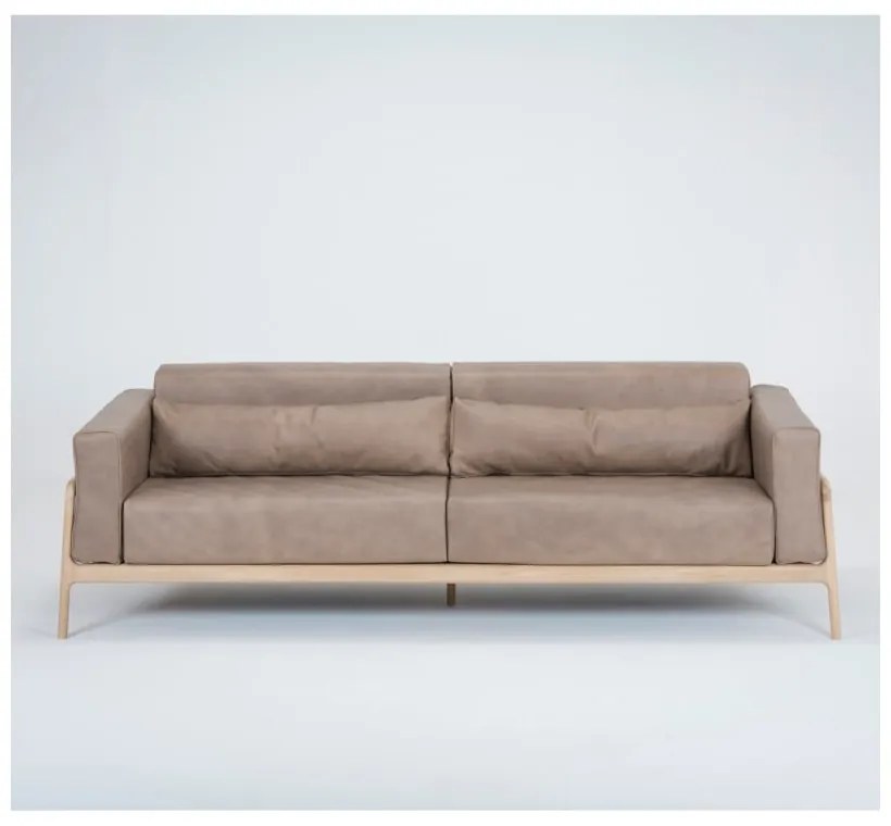 Divano in pelle di bufalo marrone chiaro con struttura in rovere massiccio , 240 cm Fawn - Gazzda