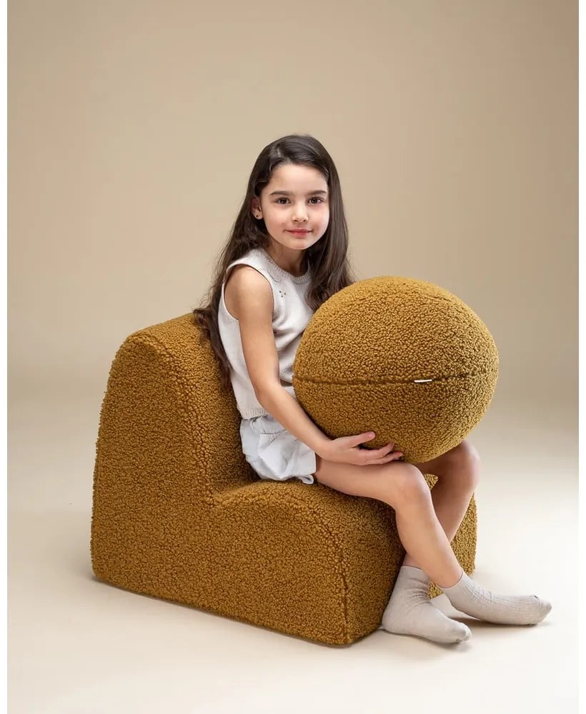 Poltrona per bambini marrone con rivestimento in bouclé Cloud – Wigiwama