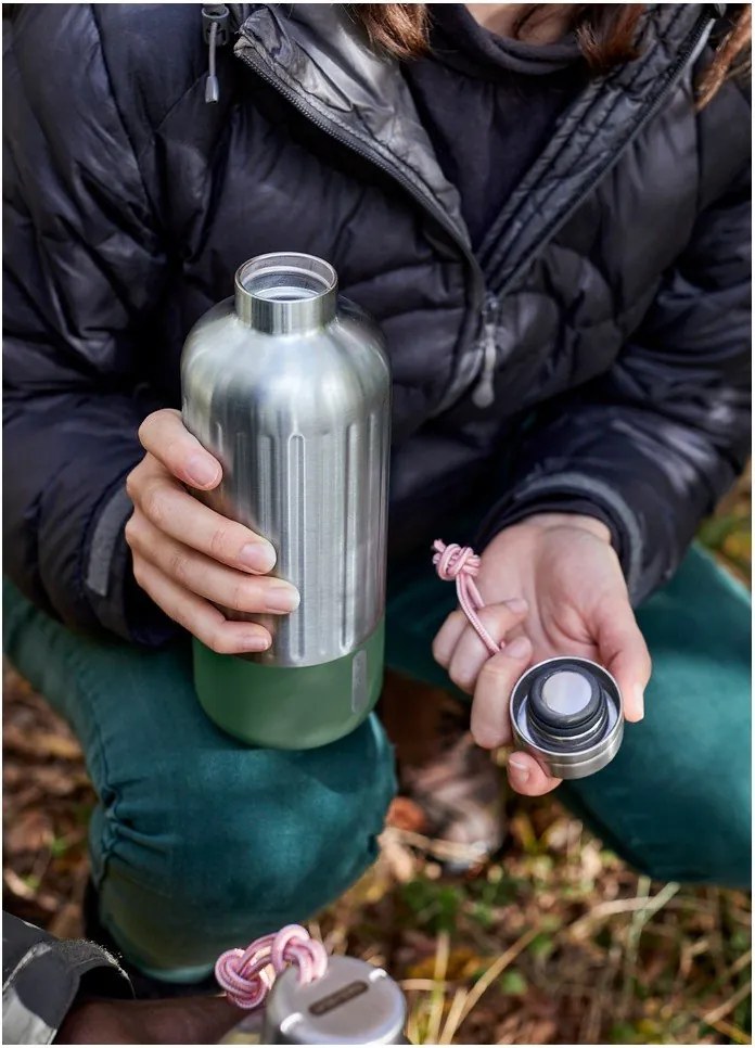 Bottiglia termica argentata in acciaio inox 850 ml Explorer – Black + Blum