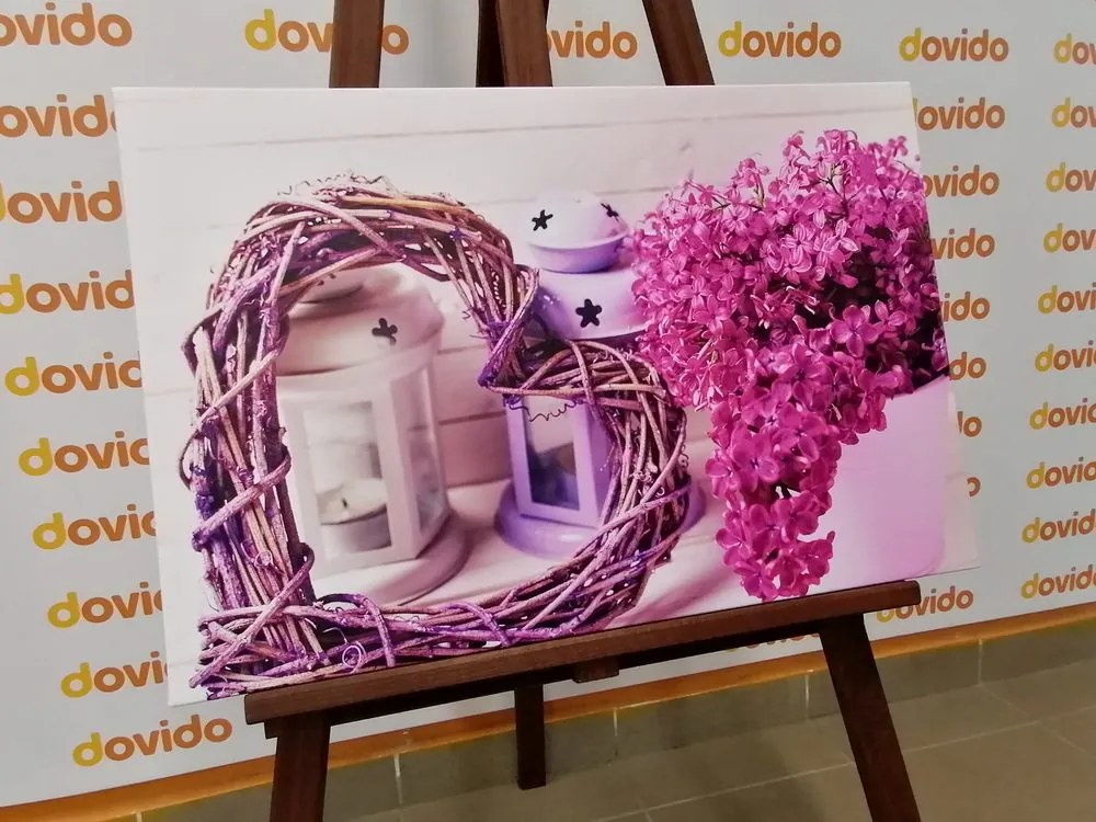 Quadro su tela – Cuore di vimini con lanterne e lilla