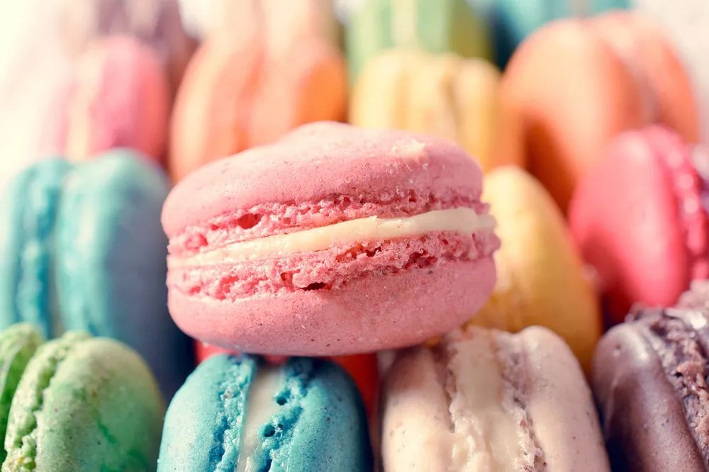 Carta da parati autoadesiva – Macarons colorati