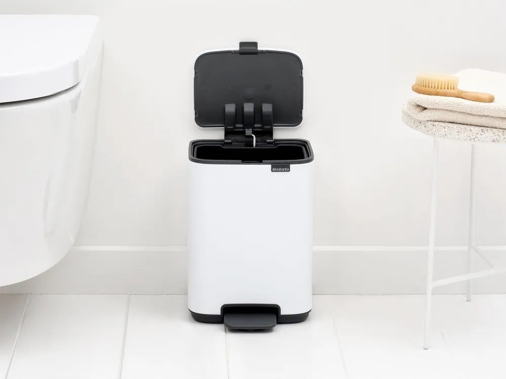 Cestino per la spazzatura bianco in acciaio con pedale 4 l Bo – Brabantia