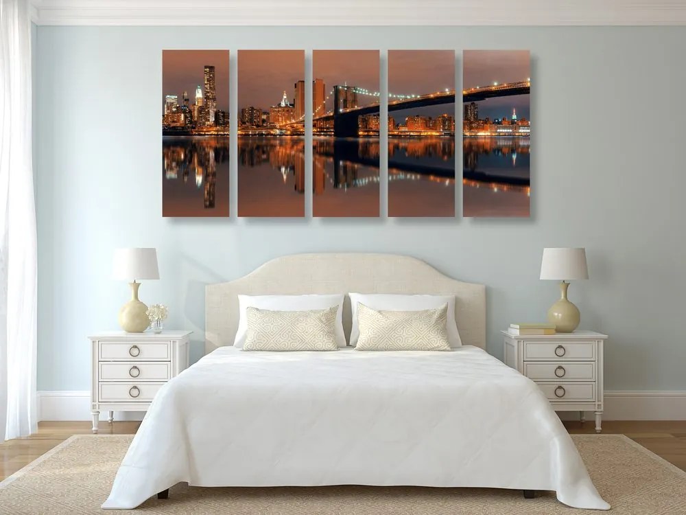 Quadri 5 pezzi – Riflesso di Manhattan nell'acqua