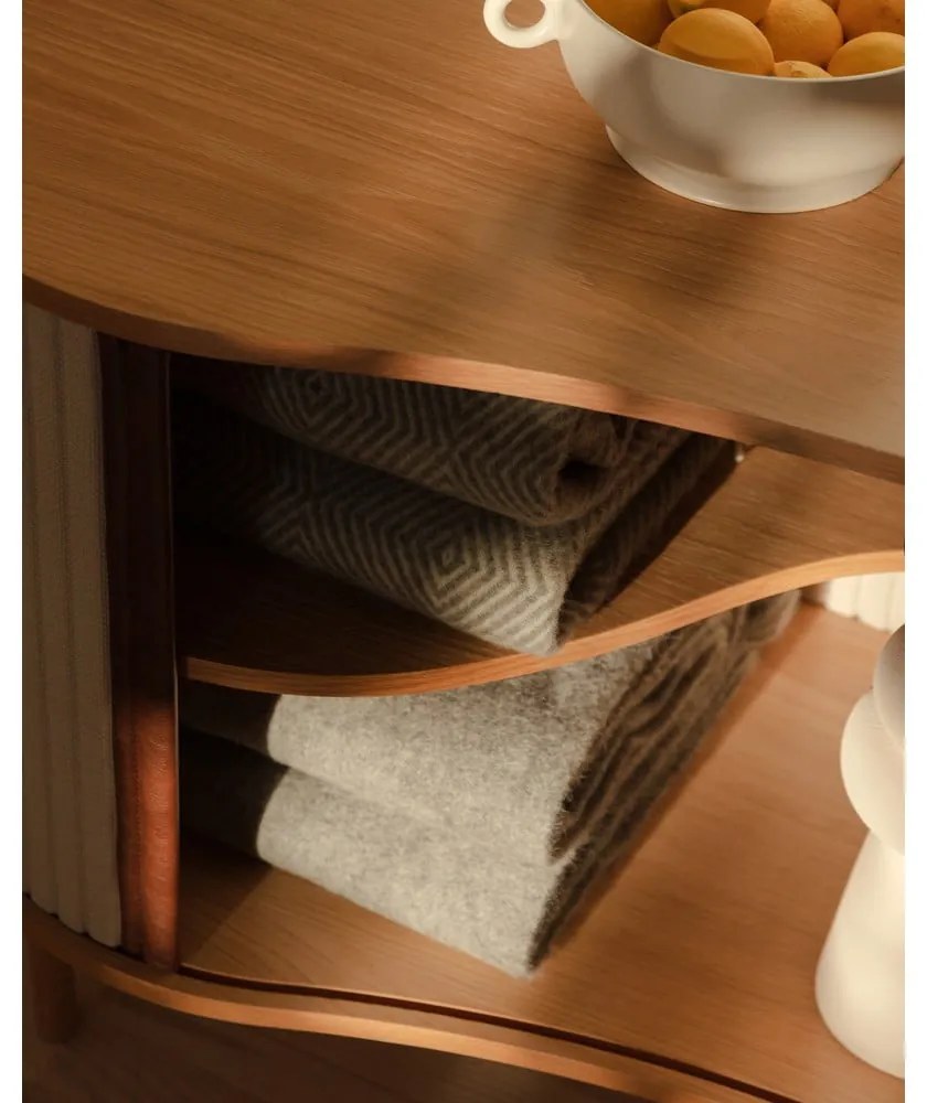 Cassettiera bassa marrone in rovere con ante scorrevoli 100x67 cm Audacious - UMAGE