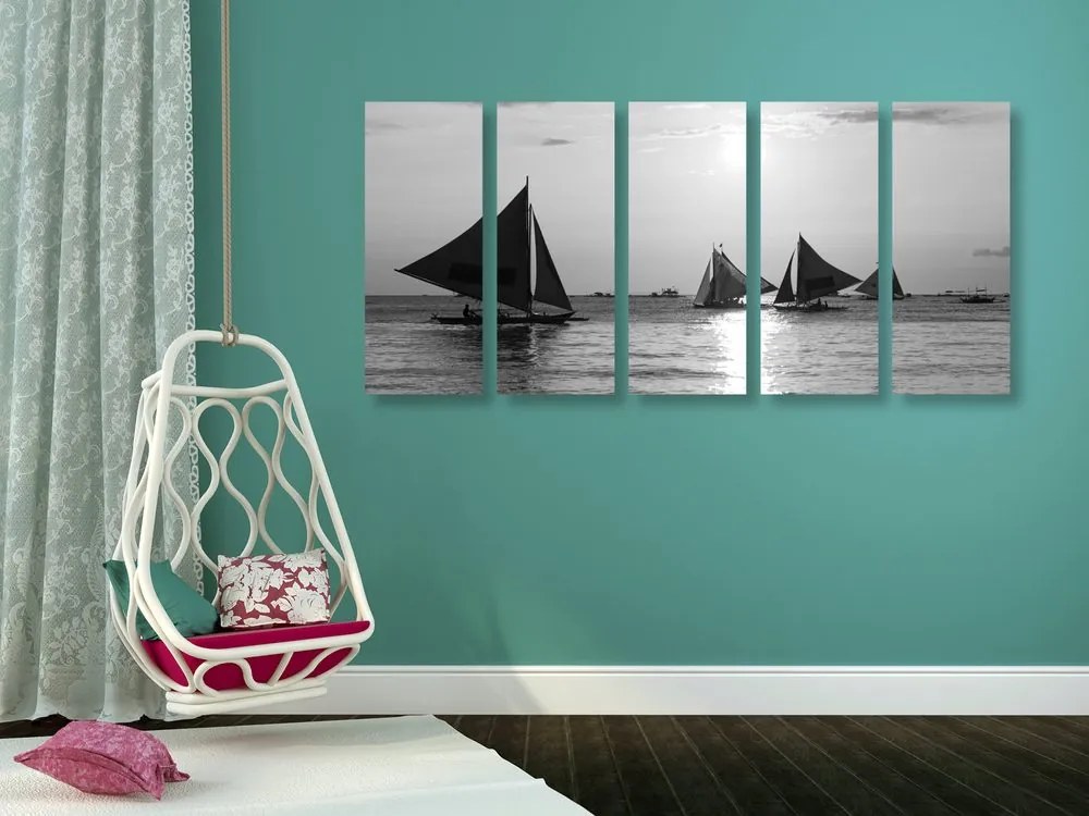 Quadri 5 pezzi – Splendido tramonto sul mare in bianco e nero
