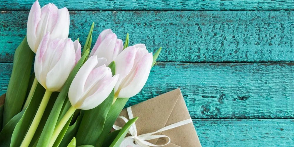 Quadro su tela – Bouquet di tulipani e busta